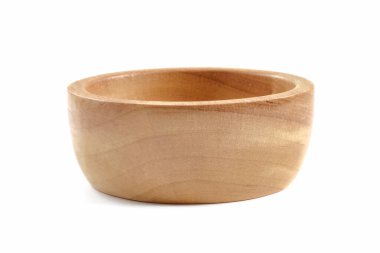 Beyaz arka planda tam tahıllı arpa..