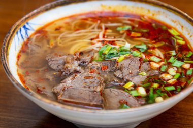 Lezzetli Asya yemeklerinin yakın görüntüsü