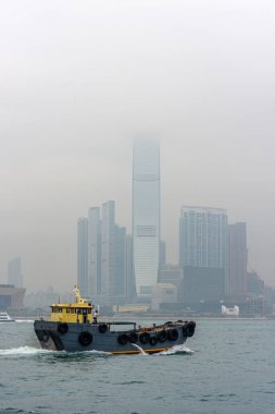 Hong Kong, Çin - 19 Şubat, 209: Hong Kong Kong Viktorya Limanı. Hong Kong ticari ve ticari bir ulaşımdır.