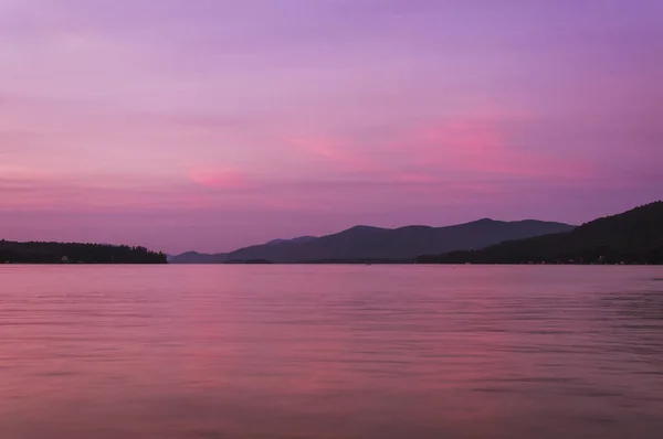 Una Colorida Puesta Sol Lago George Atardecer Nueva York Fotos De Stock Sin Royalties Gratis