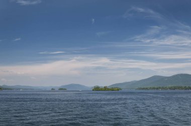 George Gölü 'ndeki adalar New York' ta bir yaz günü. 