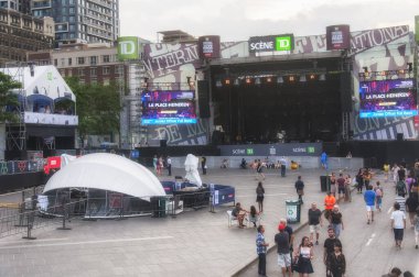 Montreal, Kanada. 5 Temmuz 2019. Montreal Caz Festivali 'nin Kanada' da başlamasını bekleyenler.