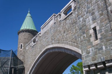 Quebec City Kanada 'nın eski bölgesine açılan tarihi liman kapısı..