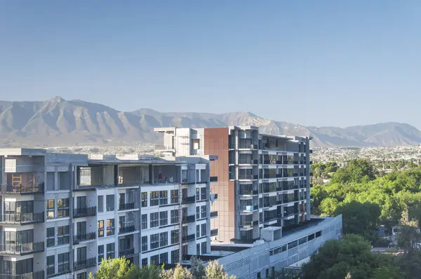 Coahuila Meksika 'da yaz günü Saltillo' nun şehir manzarası.