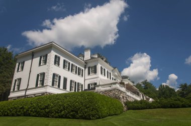 Lenox Massachusetts Dağı 'nın tarihi bahçeleri ve arazileri bir yaz günü.