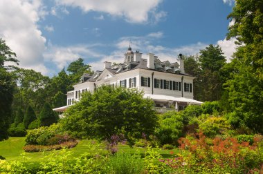 Lenox Massachusetts Dağı 'nın tarihi bahçeleri ve arazileri bir yaz günü.