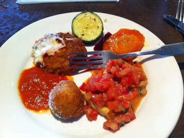 Ticari kullanım için restoranın yüksek kaliteli yemek görüntüsü 