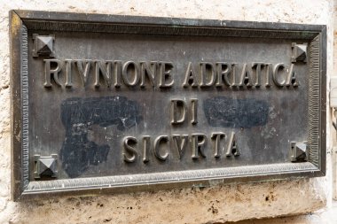 Roma, İtalya - 30 Eylül 2019: Riunione Adriatica di Sicurta, İtalyan sigorta şirketi, 1838 yılında Trieste 'de kuruldu.