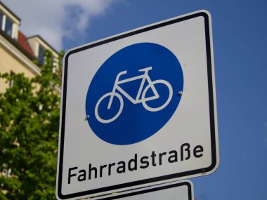 Yol tabelası bisiklet yolu