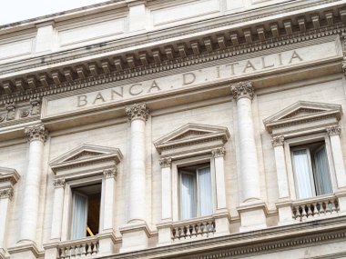 Roma, İtalya - 17 Mayıs 2022: Roma, İtalya 'da Via Nazionale' de Rönesans döneminden kalma bir saray ve ülkenin merkez bankası Banca d 'Italia' nın mevcut genel merkezi.