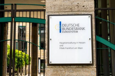 Frankfurt am Main, Almanya - 27 Haziran 2020: Deutsche Bundesbank Eurosystem Plaketi, Almanya Merkez Bankası