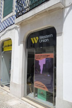 Lizbon, Portekiz - 26 Mayıs 2024: Western Union Ajansı. Western Union Company bir Amerikan finans ve iletişim şirketidir.