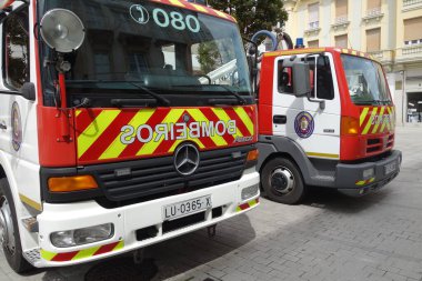 Oviedo, İspanya - 30 Ağustos 2024: Bombeiros Lugo itfaiye servis kamyonu