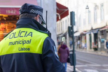 Lizbon, Portekiz - 11 Aralık 2024: Lizbon Belediye Polisi