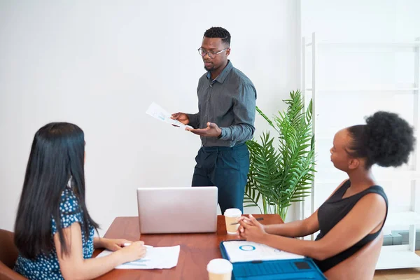 Black Businessman Leads Meeting Giving Presentation Office Boardroom High Quality — Stock Photo, Image