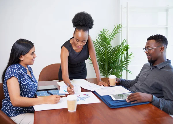 Three Business Colleagues Discuss Financial Reports Boardroom Table High Quality — Stock Photo, Image