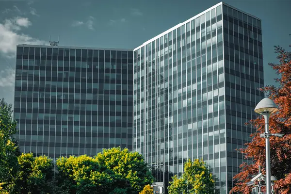 Milan 'ın modern mimarisi. Milano 'da şehir hayatı ve modern mimari, San Donato Milano, İtalya