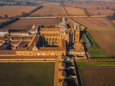 Certosa di Pavia (Gratiarum Carthusia, Santa Maria delle Grazie Manastırı - Sec. XIV), İtalya, Pavia Aerial view.