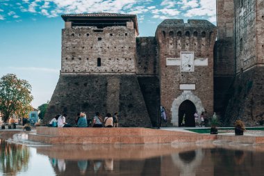Rimini, Castel Sismondo gündüz görüşü. Şehrin ünlü ortaçağ kalesi. Malatesta Kalesi, Rimini Lordu Sigismondo Pandolfo Malatesta tarafından inşa edildi..