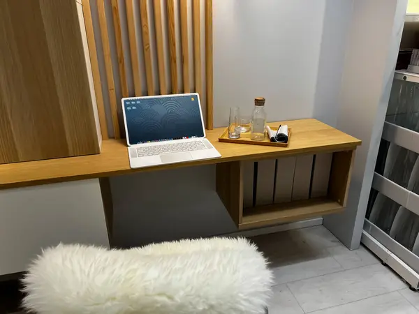 MILAN, ITALY - 11 Aralık 2023: IKEA Mağazasında modern yaşayan ev tasarımının görüntüsü. IKEA, 2008 yılından bu yana dünyanın en büyük mobilya perakendecisi olan İsveç 'te kurulmuştur. Yüksek kalite fotoğraf