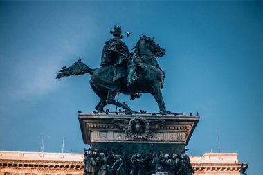 Ağacın Noel 'i gibi. Piazza del Duomo 'da. Noel ışıkları Milano meydanını aydınlatıyor. - Evet. Yüksek kalite fotoğraf