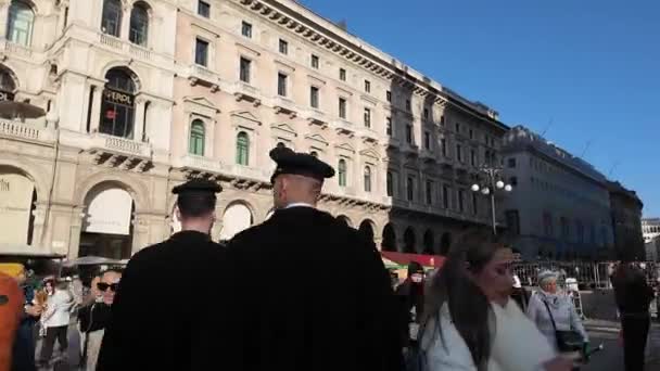 Milan Centre Ville Pendant Les Vacances Nouvel Beaucoup Touristes Marchent — Video