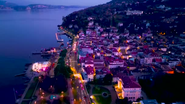 意大利Maggiore湖Stresa市无人驾驶飞机拍摄的夜间录像 — 图库视频影像