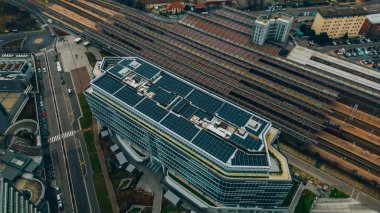 Hava fotoğrafçılığı Santa Giulia, Milan, İtalya 3.01.2023 Rogoredo ve Talledo bölgeleri arasında, Milano 'nun güneydoğu eteklerinde yerleşim alanı. Yüksek kalite fotoğraf