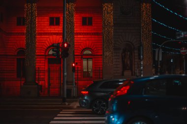 Milano Caddesi, gece. Porta Venezia, Corso Buenos Aires, Milan, İtalya 25.12.2023. Yüksek kalite fotoğraf