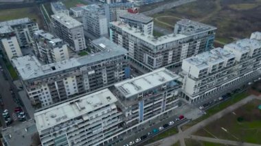 Santa Giulia, İtalya 'nın Milano kentinde Rogoredo ve Talledo bölgeleri arasında yer alan bir yerleşim yeridir. İtalya, Lombardiya, Milan 8.01.2024. Yüksek kalite 4k görüntü