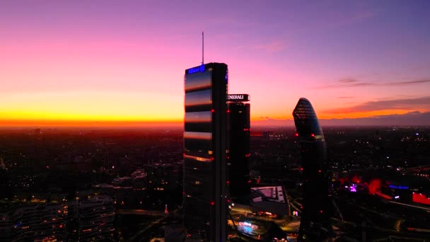 Прекрасний Міський Захід Мілана Хмарочоси Вечірній Вид Дрона Вид Повітря — стокове відео