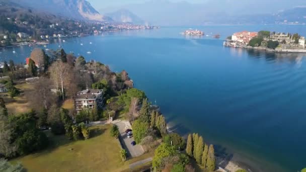 Luchtfoto Italië Lago Maggiore Stresa Drone Beelden Hoge Kwaliteit Beeldmateriaal — Stockvideo