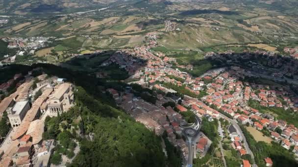 Vista Aérea Del Paisaje Urbano San Marino Fortaleza Guaita Cima — Vídeos de Stock