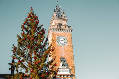 Bergamo, İtalya, Lombardy. Eski kasaba. İtalya 'nın en güzel şehirlerinden biri. Noel tatili 25.12.2023. Yüksek kalite fotoğraf