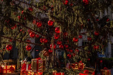 Bergamo, İtalya, Lombardy. Eski kasaba. İtalya 'nın en güzel şehirlerinden biri. Noel tatili 25.12.2023. Yüksek kalite fotoğraf