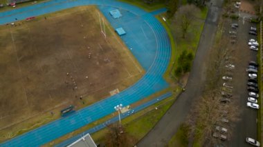 İHA görüntülü Rugby Stadyumu. Regby Sahası. Foto dal drone della partita U18 RSD 1981 ASR Milano 'ya karşı. Ragbi San Donato 1981. İtalya, Lombardia, San Donato Milano 11.02.2024. Yüksek kalite 4k