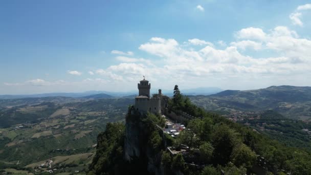 Dron Záběry Města San Marino Pevnost Guaita Vrcholu Hory Titano — Stock video