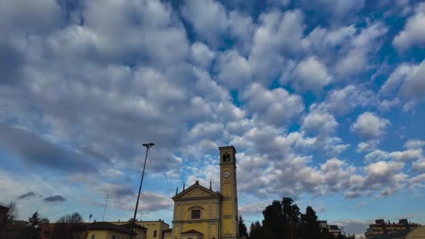 Heavenly Horizons Time Lapse Views Milan Catholic Church Inglés Pieve — Vídeos de Stock