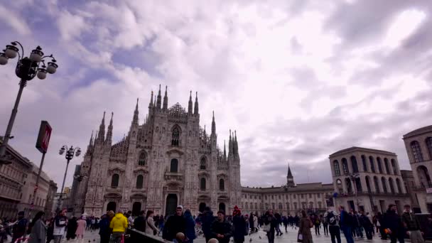 Milan Olaszország 2024 Kecses Pillantások Lassú Mozgás Duomo Tér Milánó — Stock videók