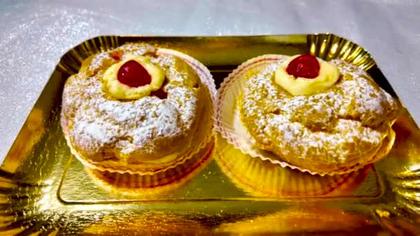 Tipik Sicilya Tatlıları Geleneksel Talyan Pastası Altın Bir Tabakta Talyan — Stok video