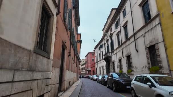 Βερόνα Ιταλία 2024 Οδός Στο Ιστορικό Τμήμα Της Βερόνας Περπατήστε — Αρχείο Βίντεο