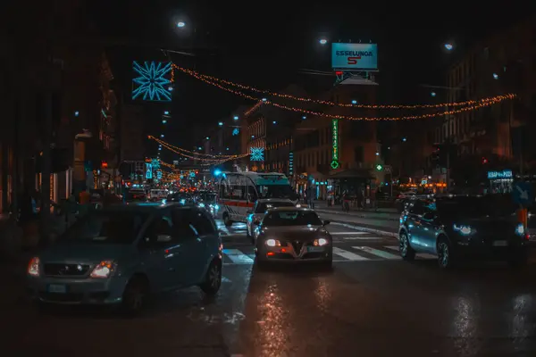 米兰街晚上在首都伦巴德 意大利地区 意大利米兰2512 2023 高质量的照片 — 图库照片