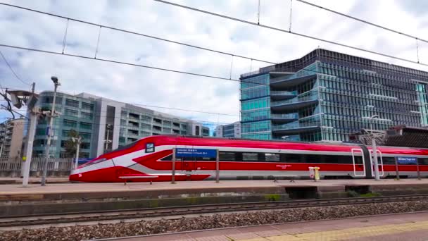 Comboio Alta Velocidade Que Passa Estação Rogoredo Milão Itália 2024 — Vídeo de Stock