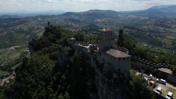 Vista Aérea Fortaleza República San Marino Casco Antiguo Imágenes Drones — Vídeo de stock