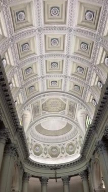 San Marino 15.08.2024 San Marino Bazilikası. İçinde cumhuriyetin koruyucu azizi Aziz Marinus 'un kalıntılarının bulunduğu 19. yüzyıl neoklasik kilisesi.. 