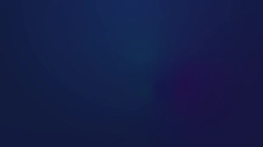 Renklerin pürüzsüz bir şekilde değiştiği pürüzsüz koyu mavi eğimli arkaplan. Video arkaplanları, sunumlar ve ekran koruyucuları için uygun