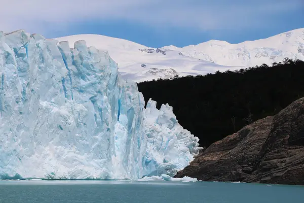 Patagonya 'nın güneyindeki Arjantin' in güzel dağları. Monte Fit Roy.