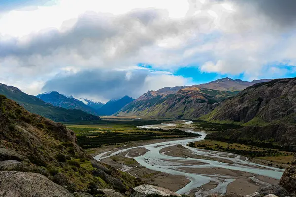 Patagonya 'nın güneyindeki Arjantin' in güzel dağları. Monte Fit Roy.