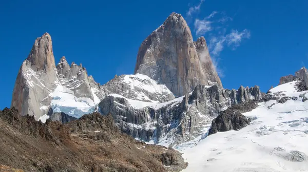 Patagonya 'nın güneyindeki Arjantin' in güzel dağları