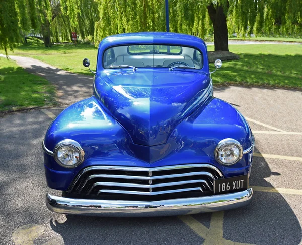 Neots Cambridgeshire England Απριλιου 2022 Προσαρμοσμένο Μπλε Plymouth 1947 Coupe — Φωτογραφία Αρχείου